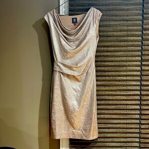 Vince Caputo, beautiful midi dress and sparkling gold